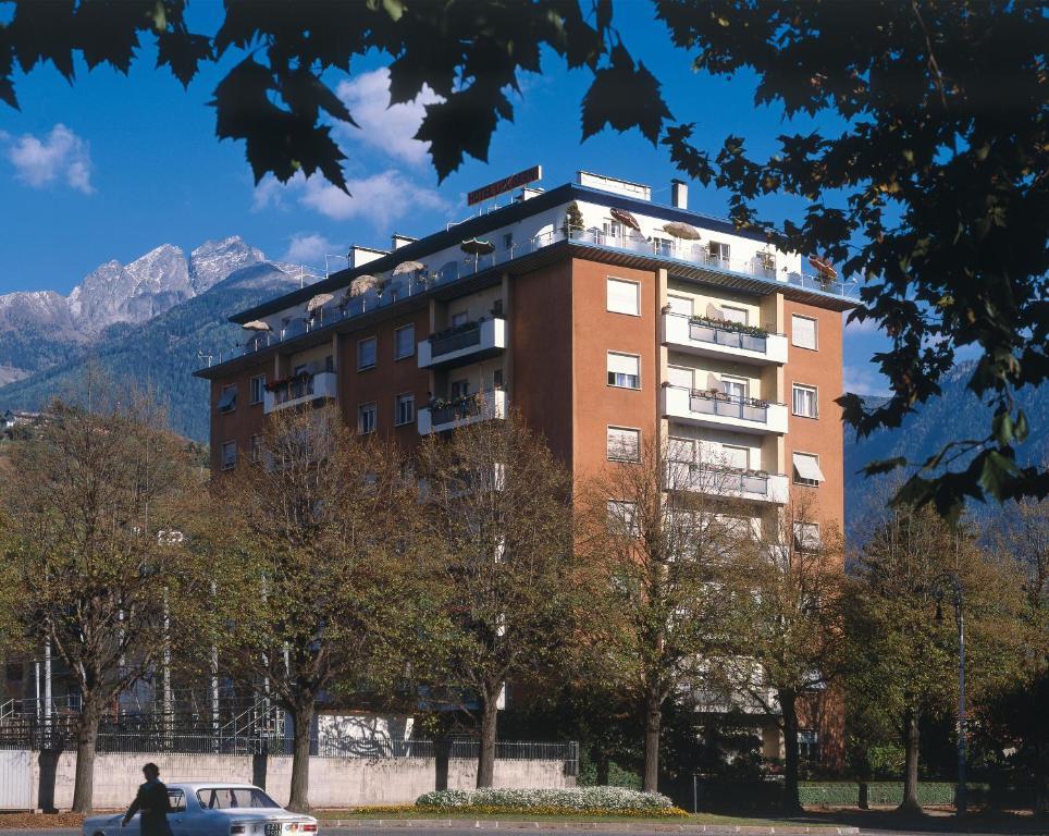 Hotel Lux Мерано Екстер'єр фото