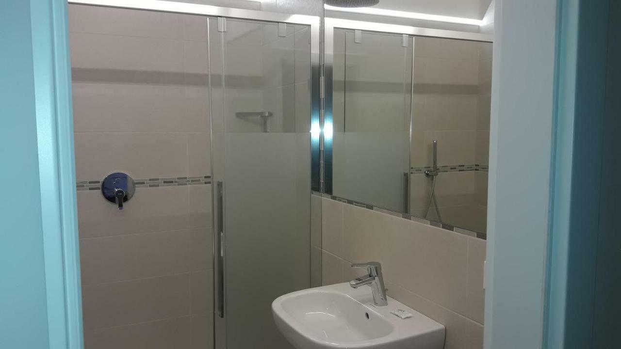 Hotel Lux Мерано Екстер'єр фото